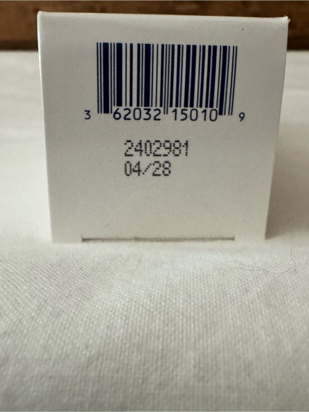 Obagi Sun Shield Tint SPF 50 — White and Blue Packaging - Picture 4 of 5